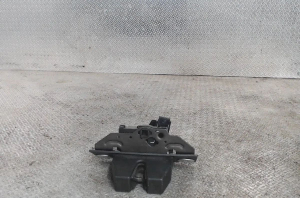 Moteur electrique de hayon-coffre Opel ASTRA J GTC 2.0 cdti (08) (2011-2015) occasion
