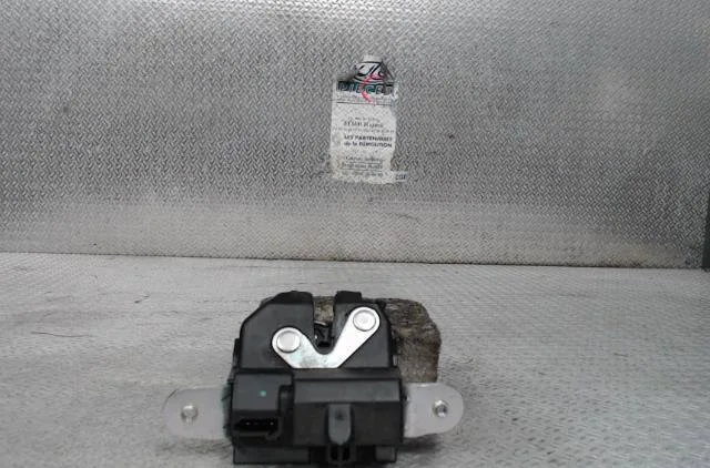 Moteur electrique de hayon-coffre Opel ASTRA K (B16) 1.4 turbo (68) (2015) occasion