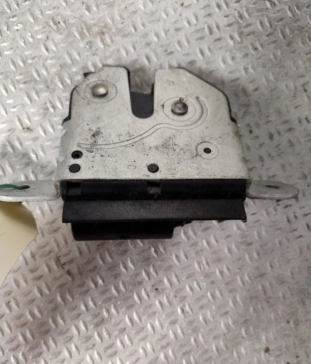 Moteur electrique de hayon-coffre OPEL CORSA D  CORSA D PHASE 2 occasion