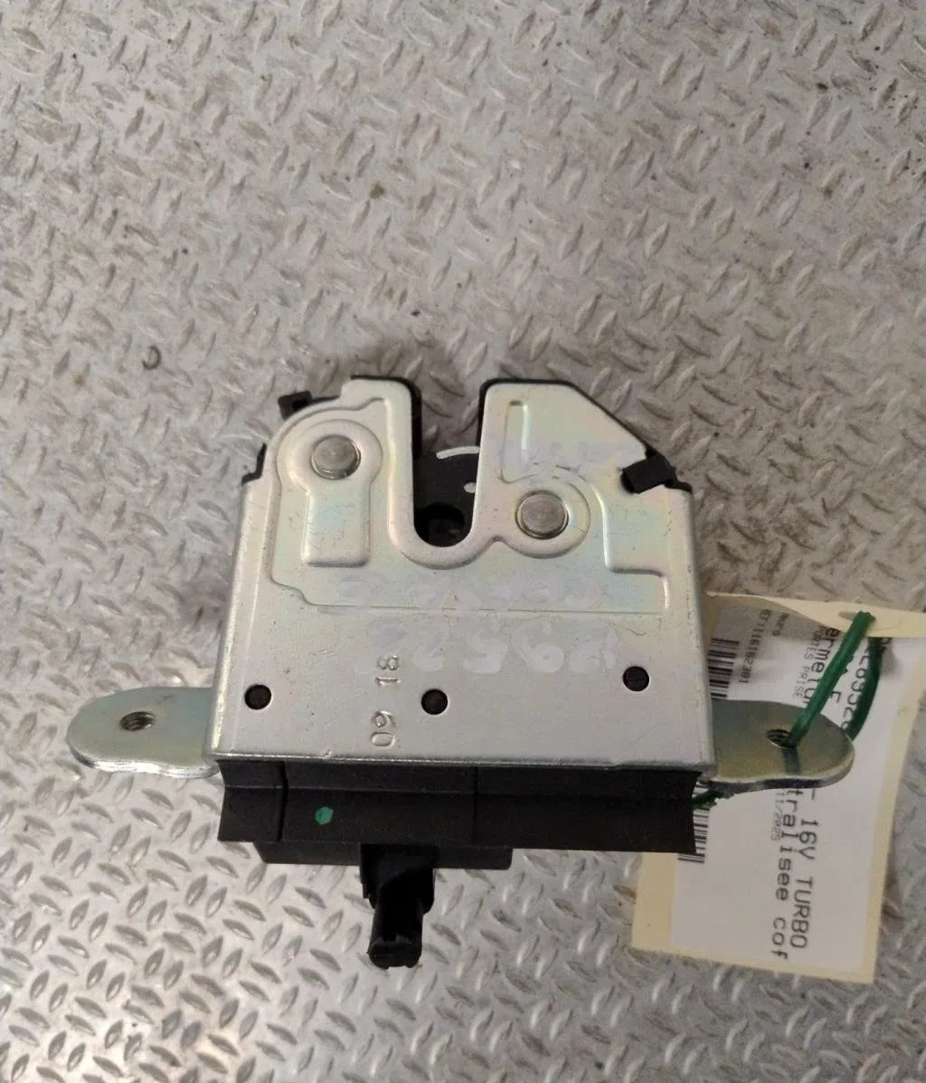 Moteur electrique de hayon-coffre OPEL CORSA E  CORSA E occasion