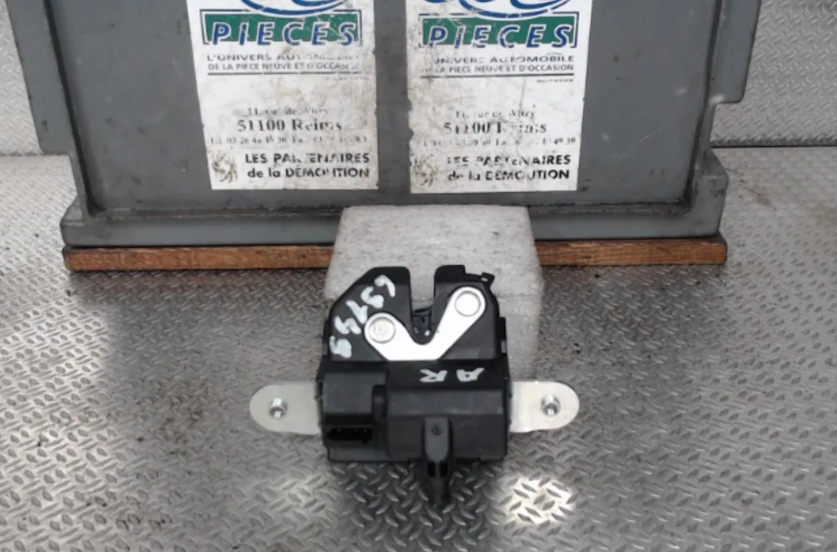 Moteur electrique de hayon-coffre OPEL MERIVA B  MERIVA B PHASE 1 occasion