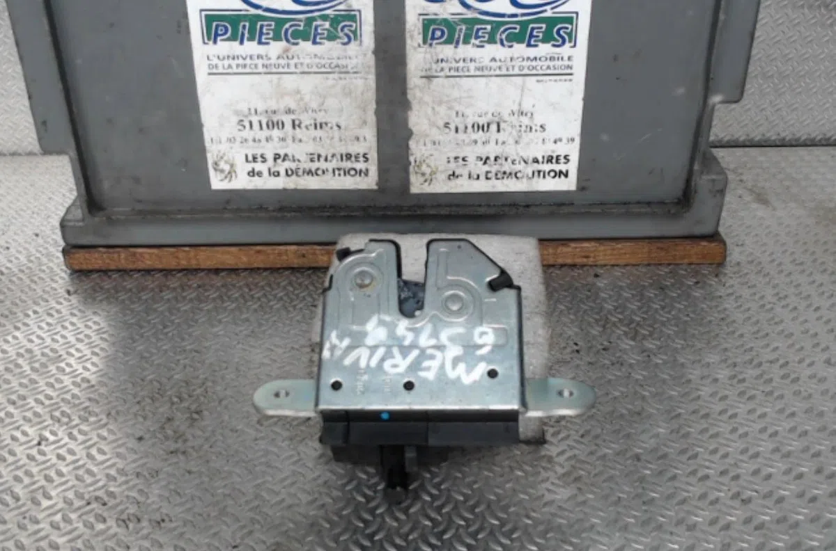 Moteur electrique de hayon-coffre OPEL MERIVA B  MERIVA B PHASE 1 occasion