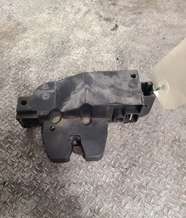 Moteur electrique de hayon-coffre Peugeot 307 (3A-C) 2.0 hdi 110 (2000-2007) occasion