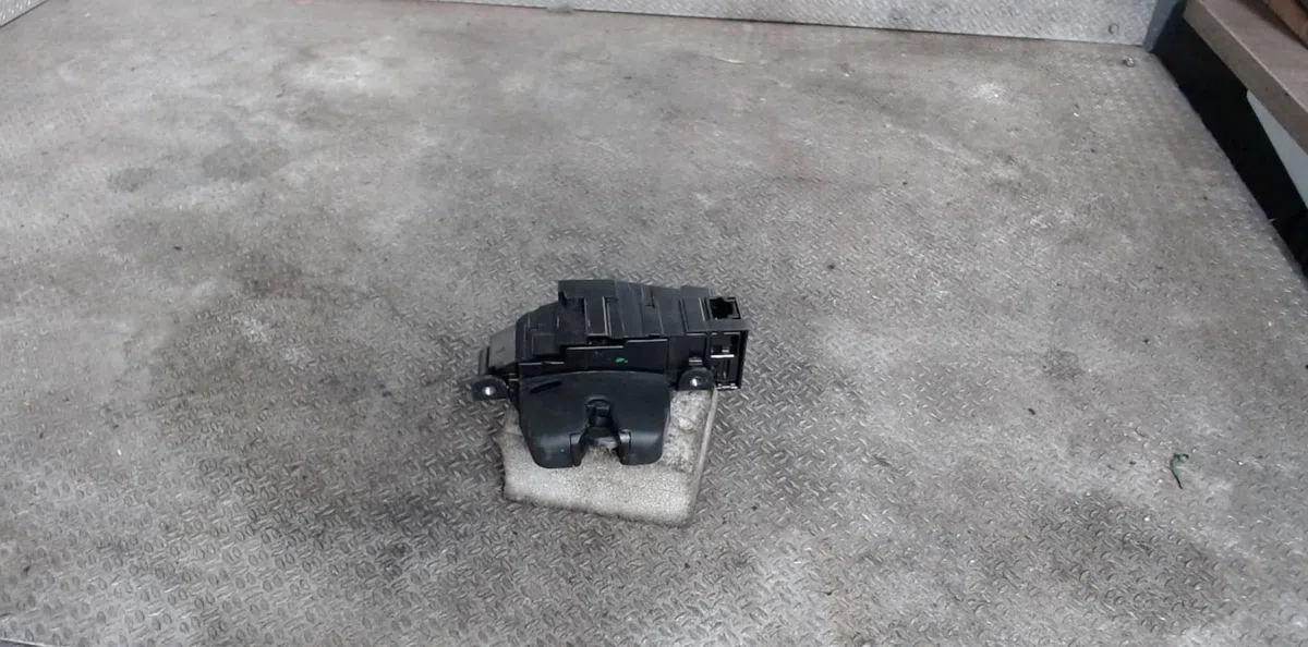 Moteur electrique de hayon-coffre Peugeot 308 I (4A_, 4C_) 1.6 hdi (2007-2014) 5 portes occasion