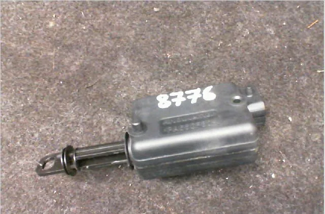 Moteur electrique de hayon-coffre Renault CLIO II (BB_, CB_) 1.2 lpg (bb0a, cb0a) (1999-2001) occasion