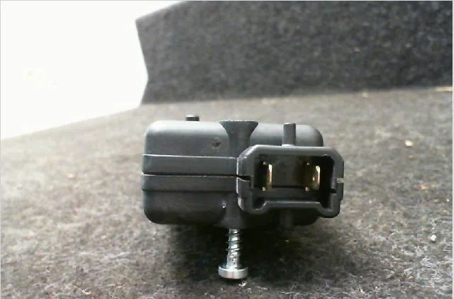 Moteur electrique de hayon-coffre Renault CLIO II (BB_, CB_) 1.2 lpg (bb0a, cb0a) (1999-2001) occasion