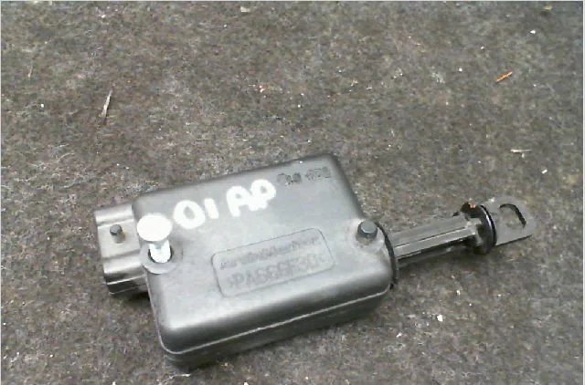 Moteur electrique de hayon-coffre Renault CLIO II (BB_, CB_) 1.2 lpg (bb0a, cb0a) (1999-2001) occasion