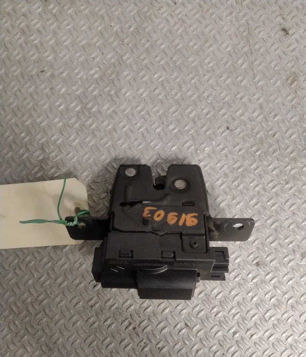Moteur electrique de hayon-coffre Renault CLIO III (BR0-1, CR0-1) 1.5 dci (br17, cr17) (2005-2012) 5 portes occasion