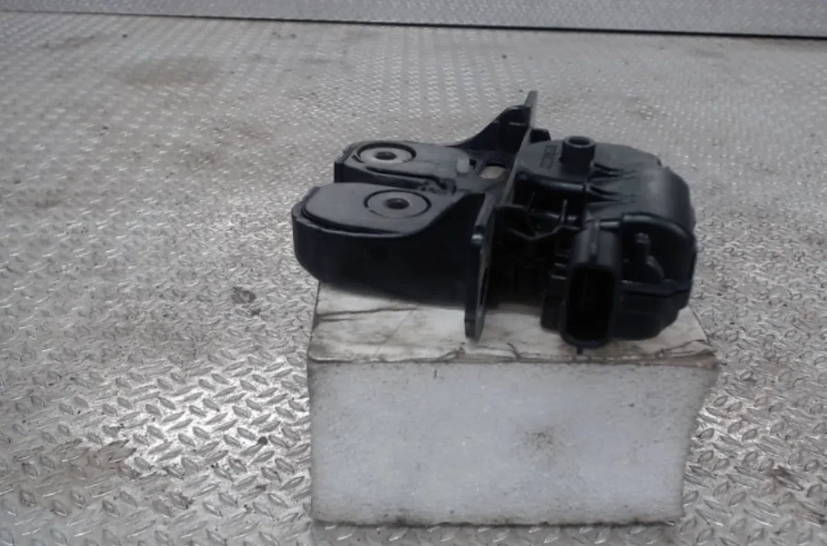 Moteur electrique de hayon-coffre Renault CLIO IV (BH_) 1.5 dci 90 (2012) 5 portes occasion