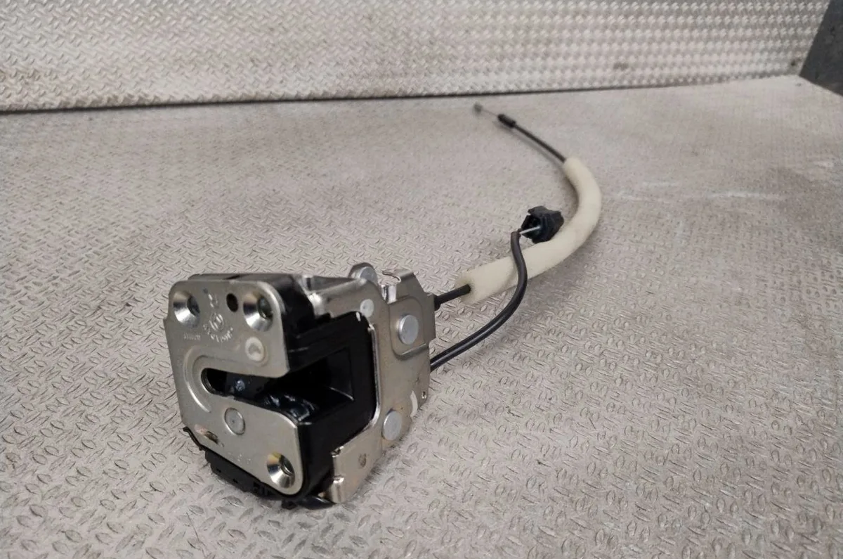 Moteur electrique de hayon-coffre Renault MASTER III Camion plate-forme-Châssis (EV, HV, UV) 2.3 dci 145 fwd (ev0e, ev0f