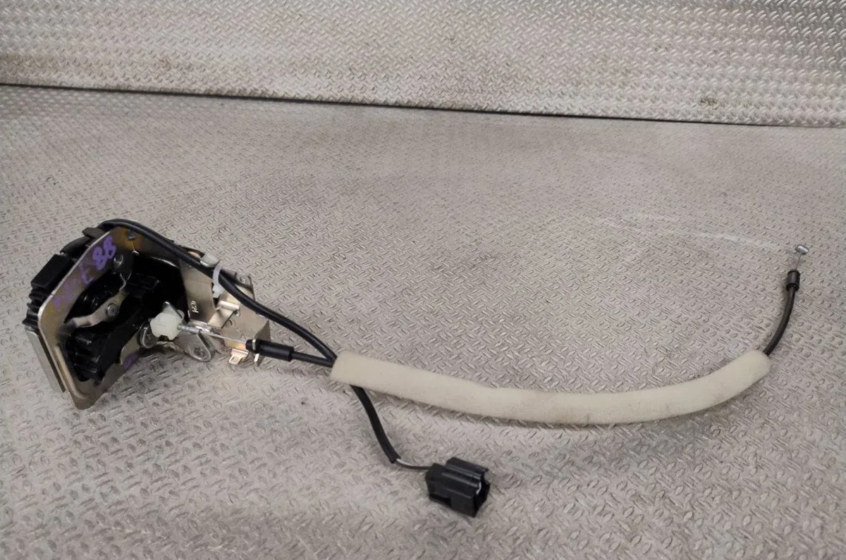Moteur electrique de hayon-coffre Renault MASTER III Camion plate-forme-Châssis (EV, HV, UV) 2.3 dci 145 fwd (ev0e, ev0f