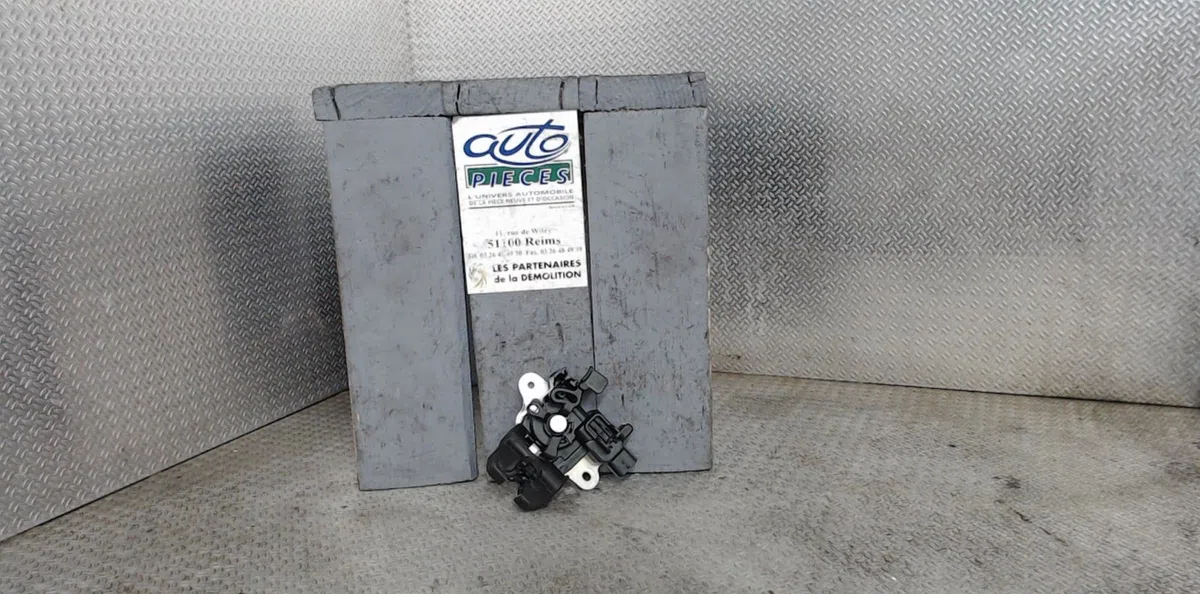 Moteur electrique de hayon-coffre RENAULT MEGANE 4 PHASE 1 occasion