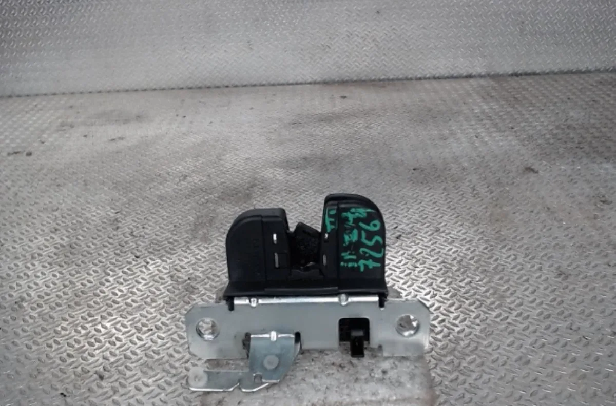 Moteur electrique de hayon-coffre SEAT IBIZA 3 IBIZA 3 PHASE 1 occasion