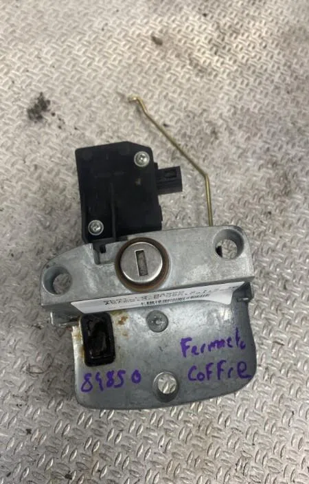 Moteur electrique de hayon-coffre SEAT IBIZA 3 IBIZA 3 PHASE 2 occasion