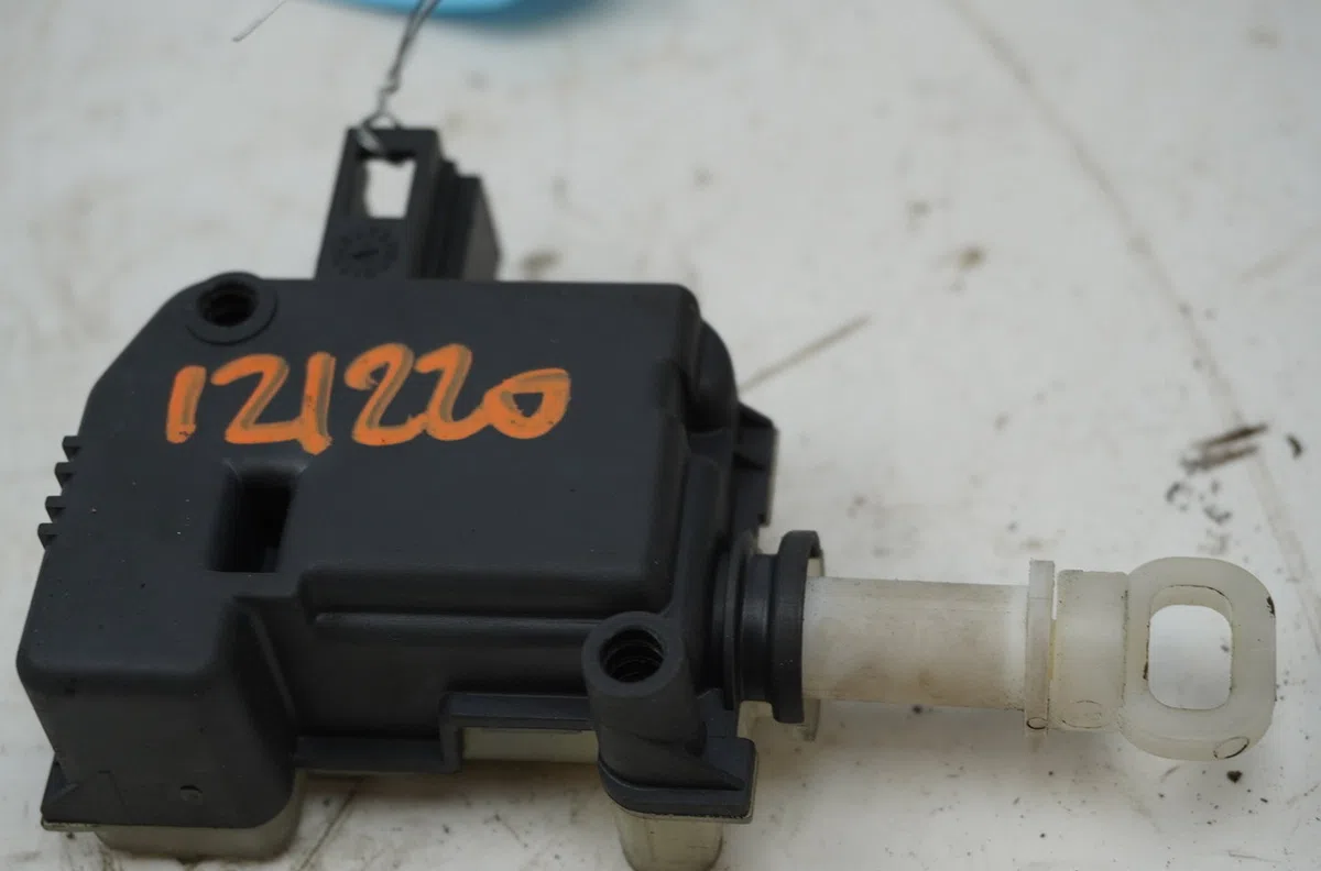 Moteur electrique de hayon-coffre Seat IBIZA III (6L1) 1.9 sdi (2002-2005) occasion