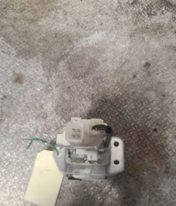 Moteur electrique de hayon-coffre SUZUKI SWIFT 3 occasion
