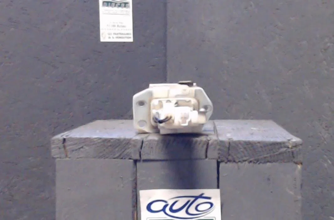 Moteur electrique de hayon-coffre Suzuki SWIFT III (MZ, EZ) 1.3 ddis (rs 413d) (2005) occasion
