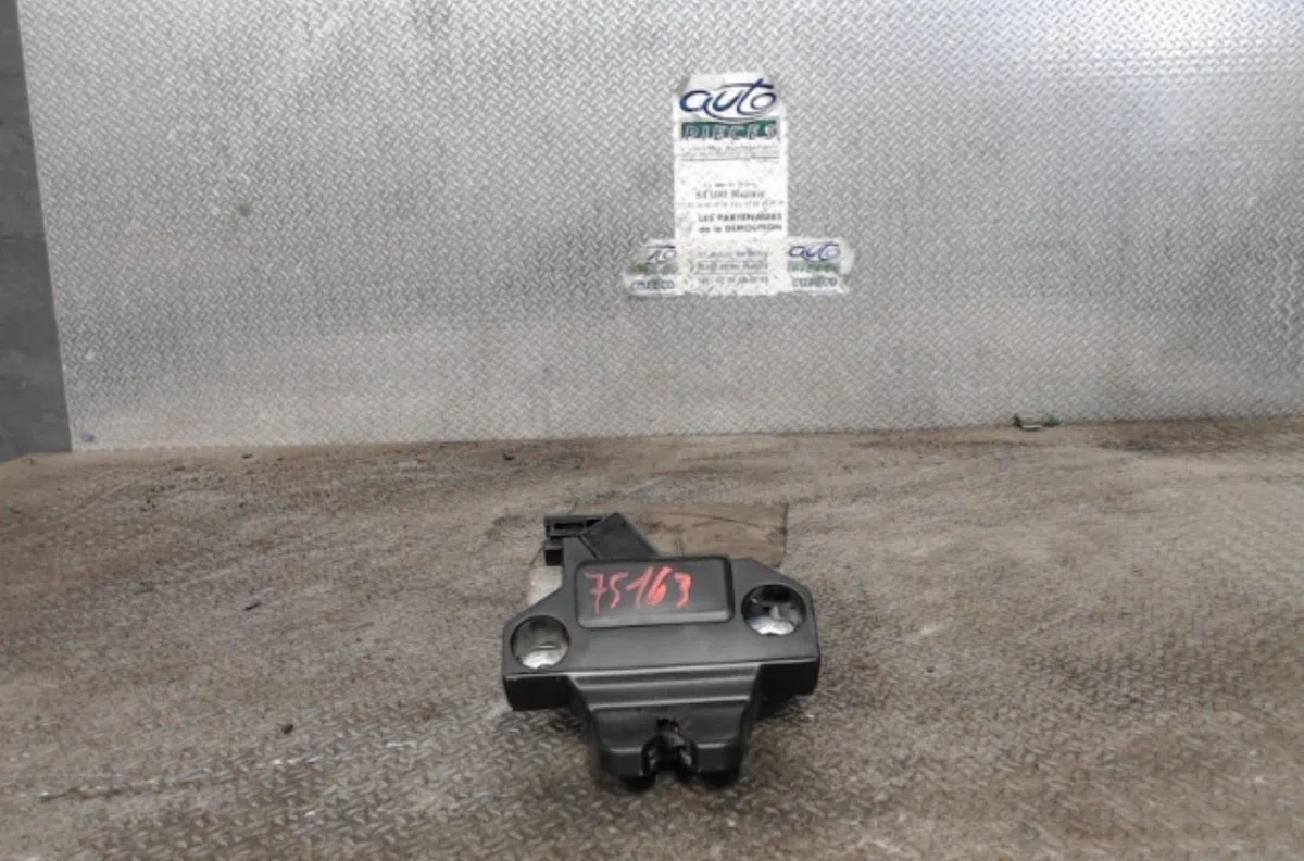 Moteur electrique de hayon-coffre Toyota AVENSIS A trois volumes (_T27_) 2.0 d-4d (adt270_) (2011-2018) occasion