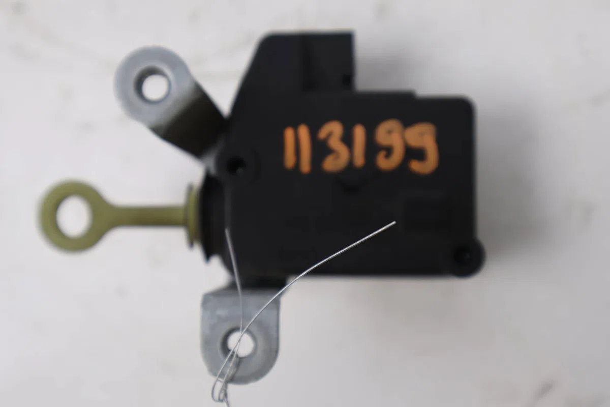 Moteur electrique de hayon-coffre Toyota AYGO (_B1_) 1.0 (kgb10_) (2005-2014) 5 portes occasion