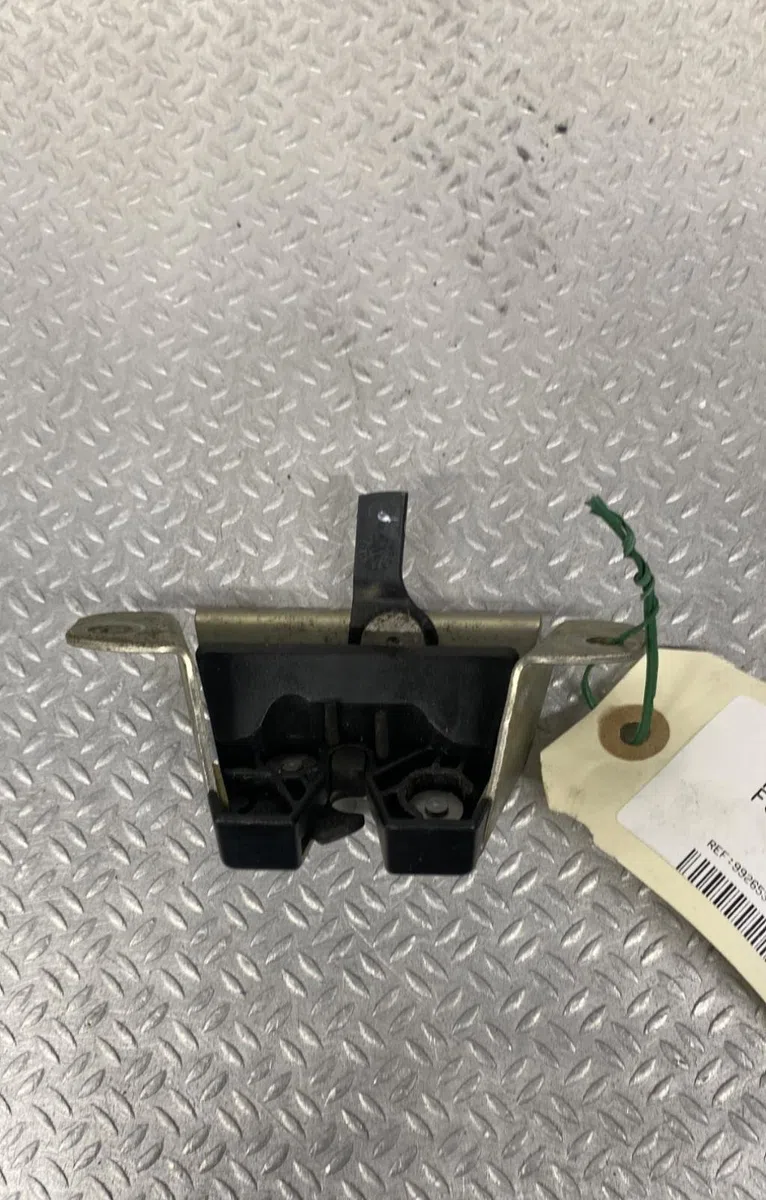 Moteur electrique de hayon-coffre Toyota AYGO (_B1_) 1.0 (kgb10_) (2005-2014) 5 portes occasion