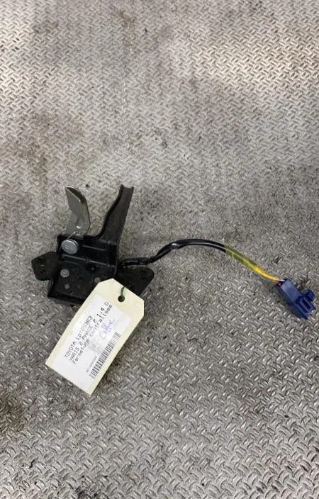 Moteur electrique de hayon-coffre TOYOTA YARIS 2  YARIS 2 PHASE 2 occasion