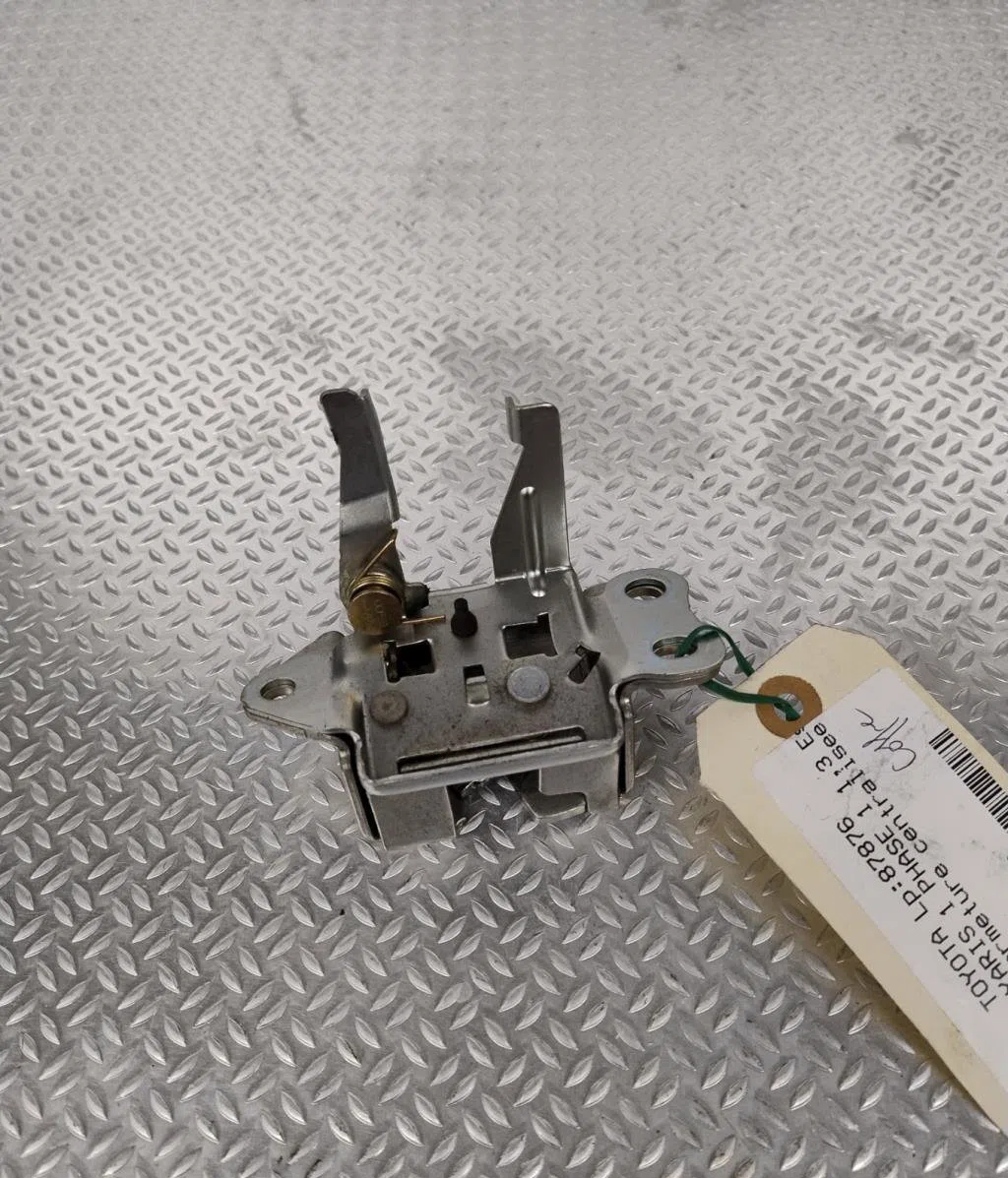 Moteur electrique de hayon-coffre Toyota YARIS (_P1_) 1.3 (ncp10_, scp12_) (1999-2005) occasion