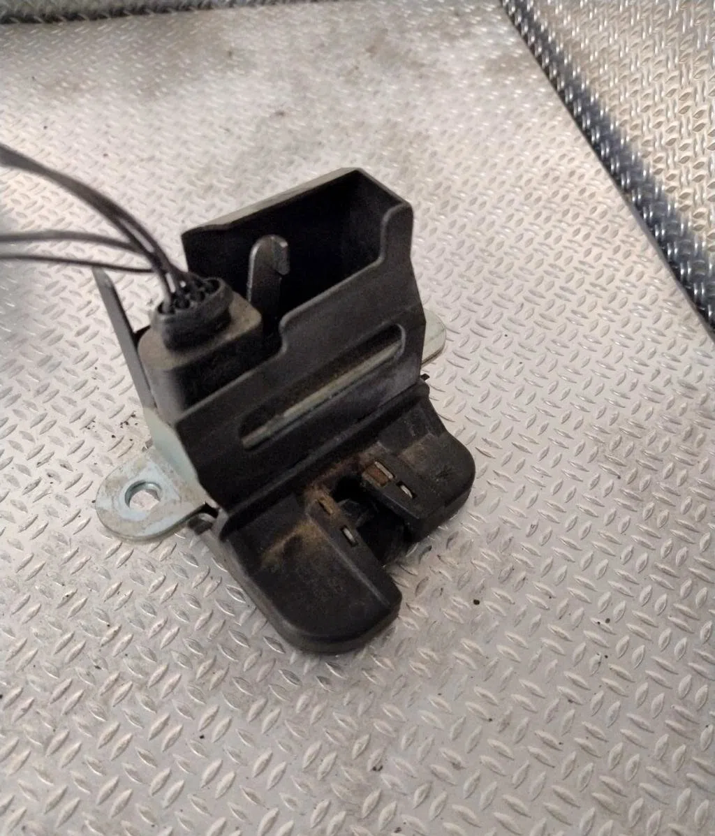Moteur electrique de hayon-coffre Volkswagen PASSAT B6 Variant (3C5) 3.2 fsi 4motion (2005-2010) occasion
