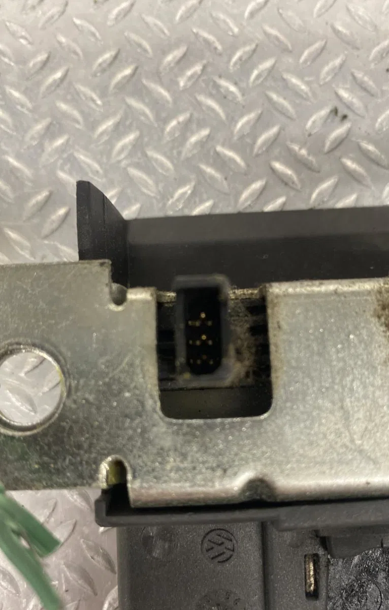 Moteur electrique de hayon-coffre VOLKSWAGEN POLO 4  POLO 4 PHASE 1 occasion