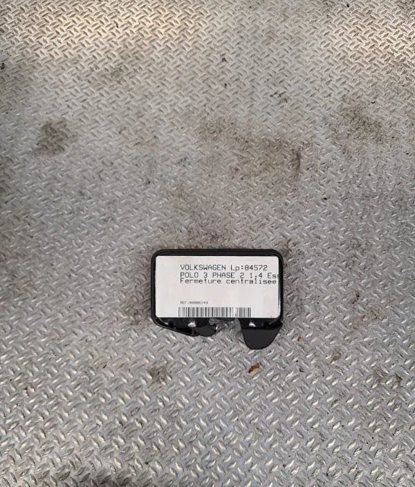 Moteur electrique de hayon-coffre Volkswagen POLO (6N2) 1.4 (1999-2001) 5 portes occasion