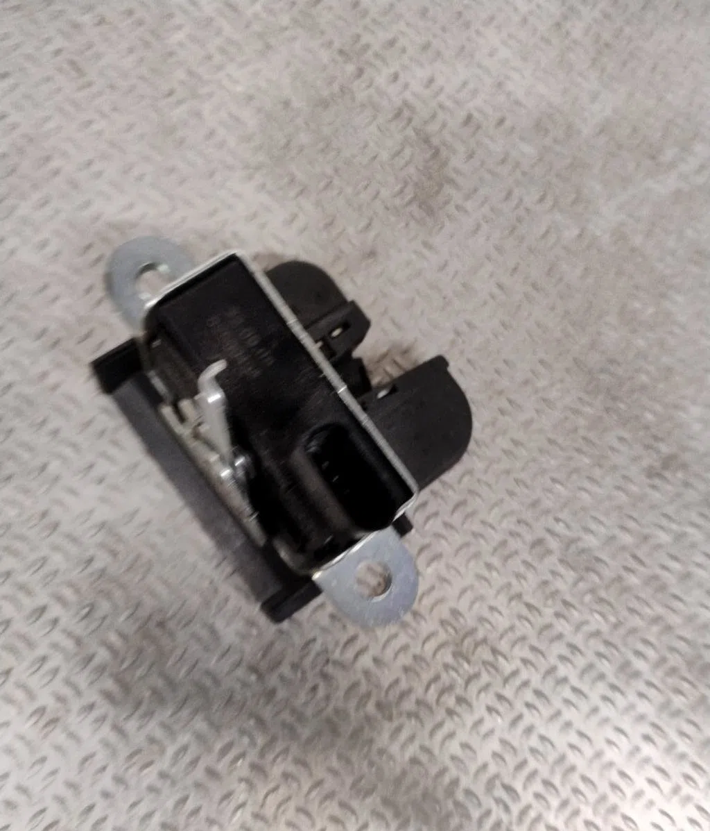 Moteur electrique de hayon-coffre VOLKSWAGEN SCIROCCO 3  0 occasion