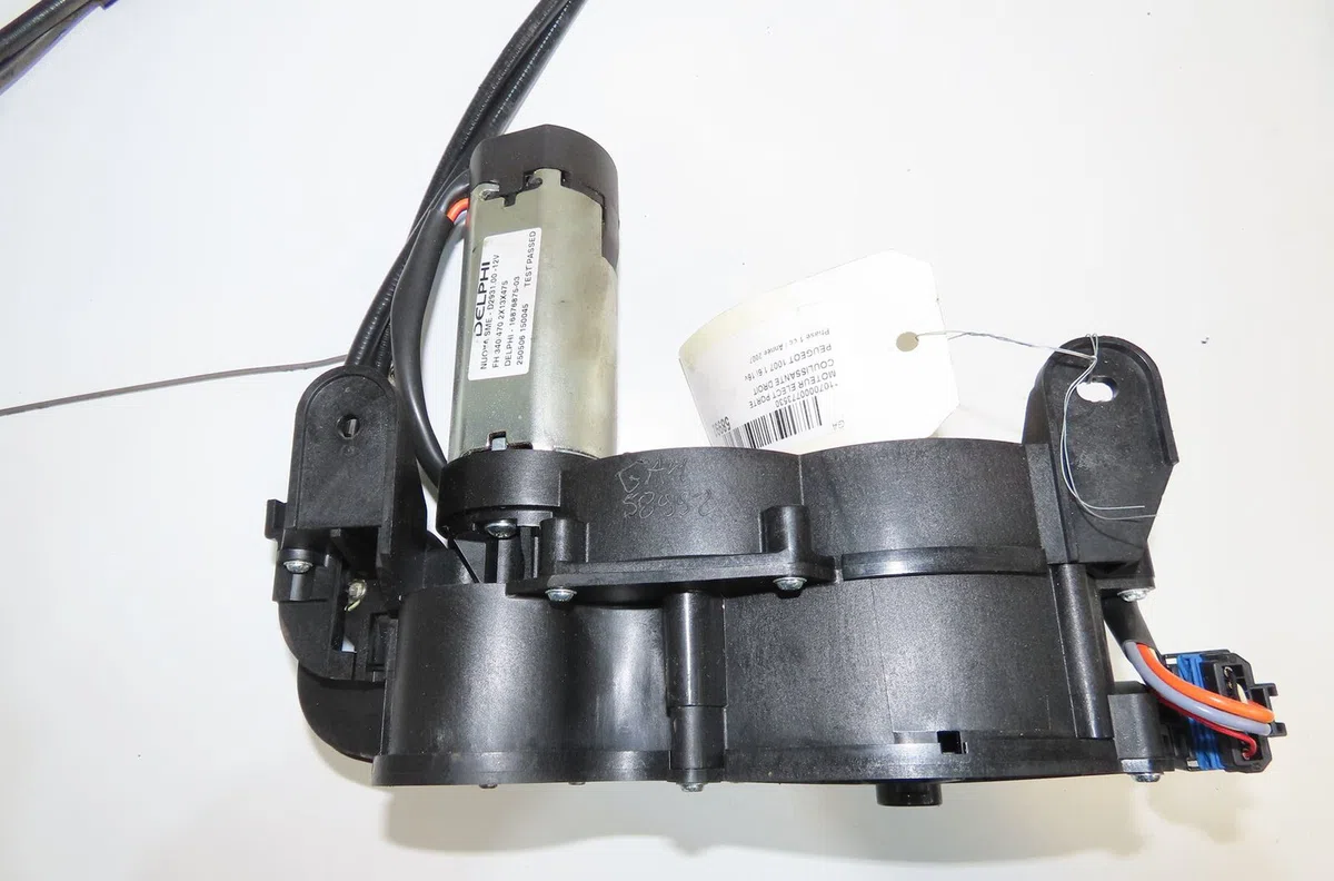 moteur électrique porte coulissante droit  Peugeot 1007 (KM_) 1.6 16v (2005) occasion