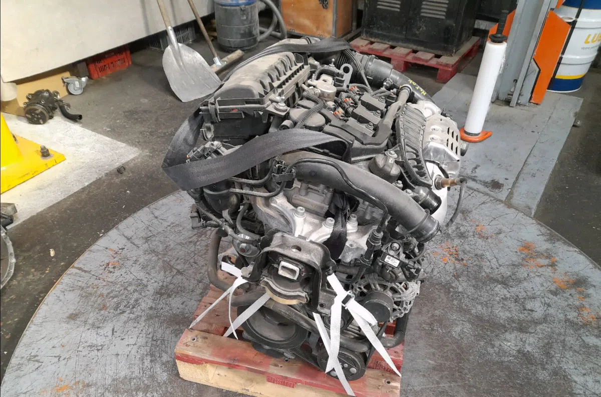 Moteur essence Peugeot 208 I (CA_, CC_) 1.2 thp 110 (2013) occasion