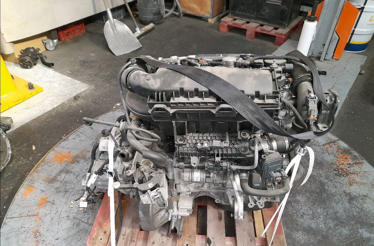 Moteur essence Peugeot 208 I (CA_, CC_) 1.2 thp 110 (2013) occasion