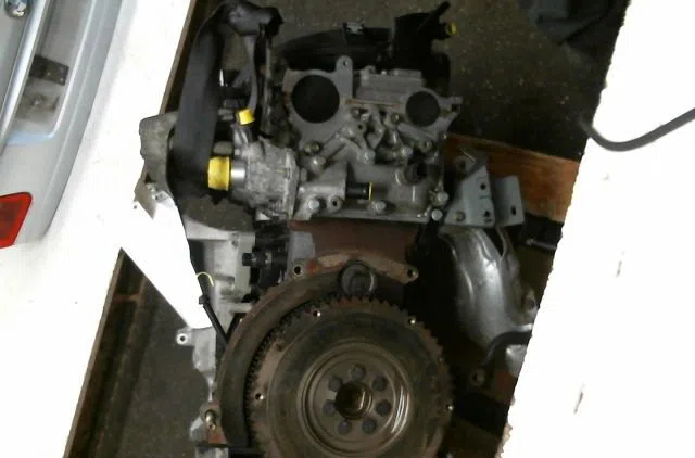 Moteur essence RENAULT LAGUNA occasion