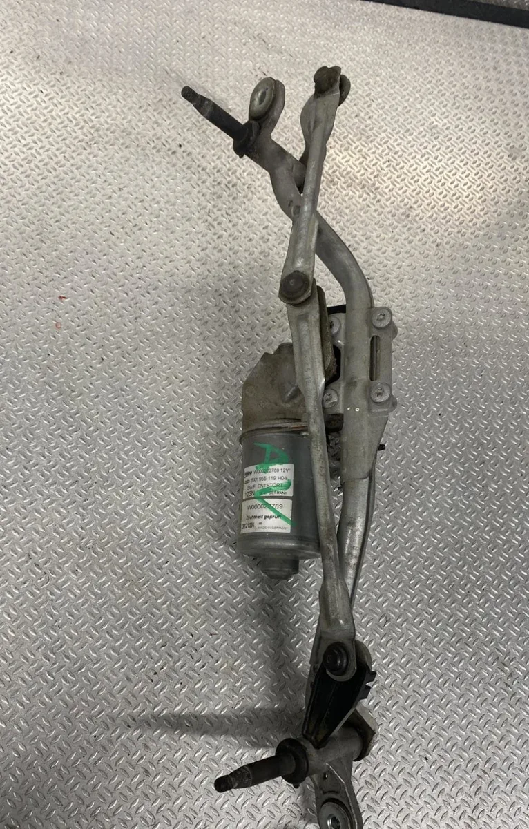 Moteur essuie-glace ar gauche Audi A1 (8X1, 8XK) 1.6 tdi (2011-2015) 3 portes occasion