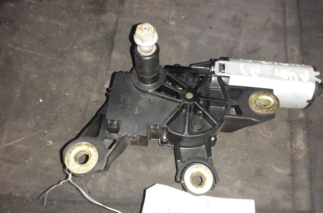 Moteur essuie-glace ar gauche Audi A3 (8L1) 1.9 tdi (1996-2001) occasion