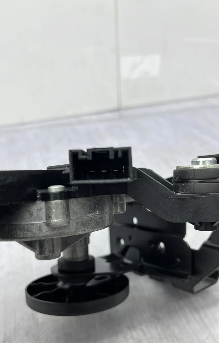 Moteur essuie-glace ar gauche BMW SERIE 5 E61 TOURING PHASE 2 BREAK occasion