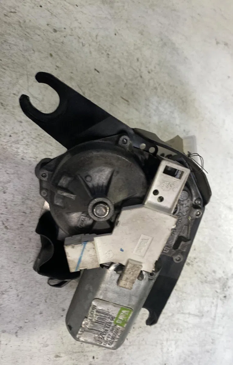 Moteur essuie-glace ar gauche Citroen C3 II (SC_) 1.4 hdi 70 (sc8hzc, sc8hr0, sc8hp4) (2009) 5 portes occasion
