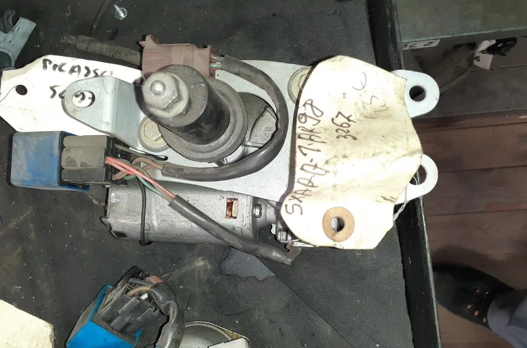 Moteur essuie-glace ar gauche Citroen XSARA (N1) 1.9 d (1997-2000) occasion