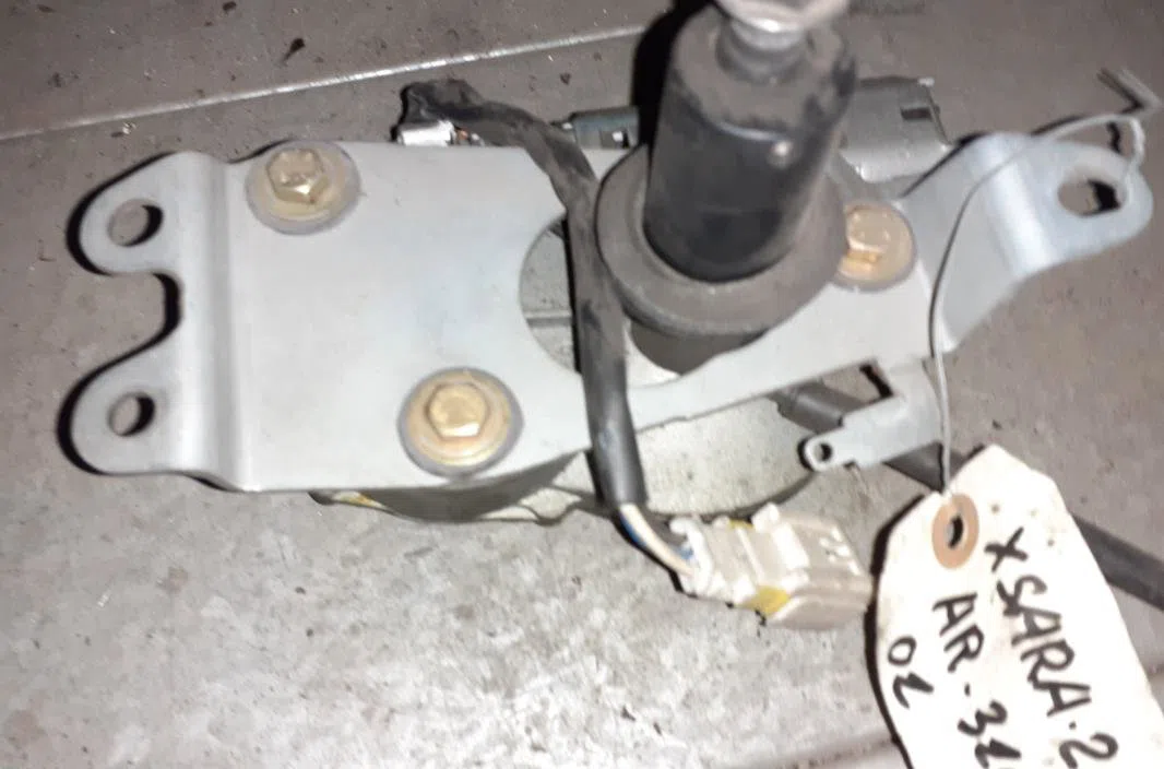 Moteur essuie-glace ar gauche Citroen XSARA (N1) 2.0 hdi 90 (1999-2005) occasion
