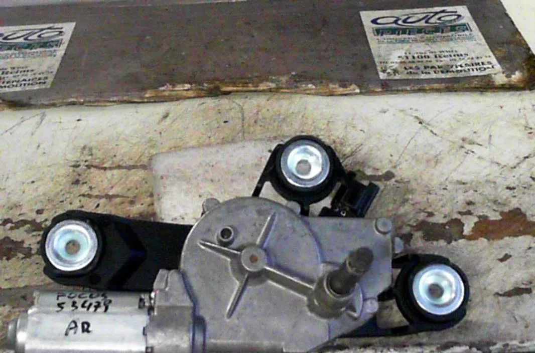 Moteur essuie-glace ar gauche FORD C-MAX 1  C-MAX 1 PHASE 1 occasion
