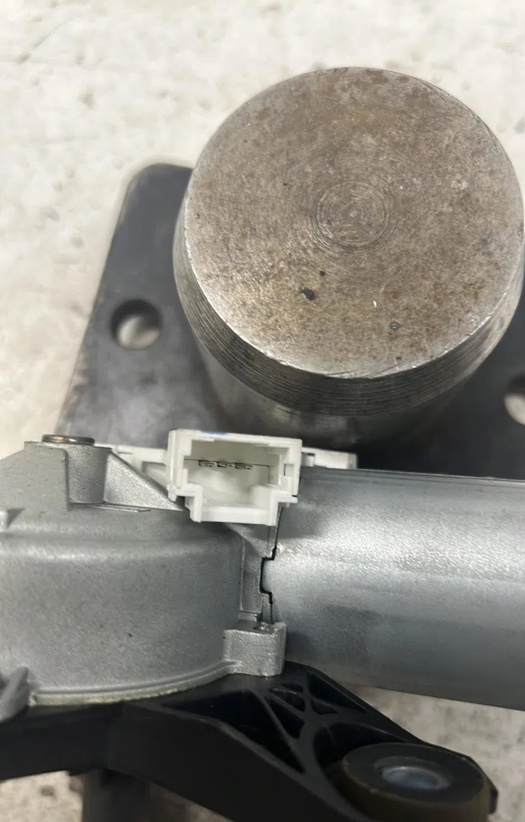 Moteur essuie-glace ar gauche NISSAN JUKE 1 PHASE 1 occasion