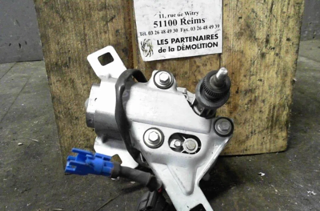 Moteur essuie-glace ar gauche Peugeot 106 I (1A, 1C) 1.0 (1991-1996) occasion