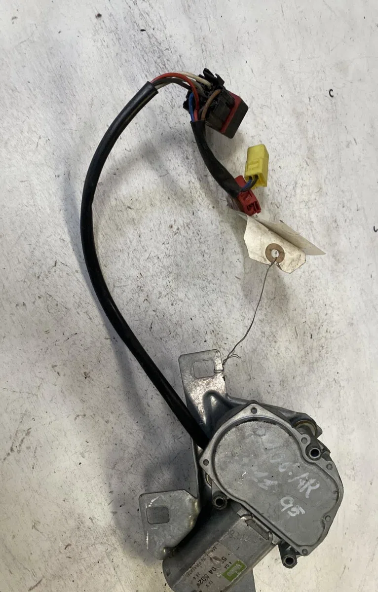 Moteur essuie-glace ar gauche Peugeot 106 I (1A, 1C) 1.1 (1991-1996) occasion