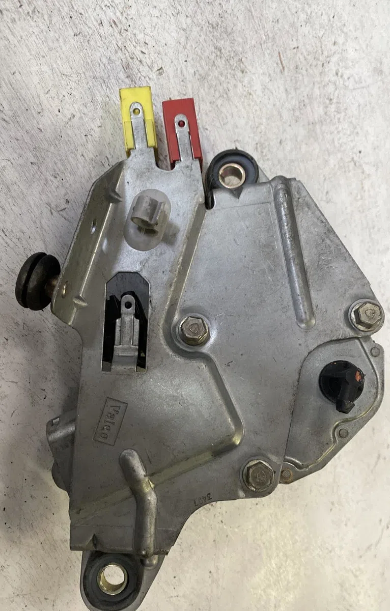 Moteur essuie-glace ar gauche Peugeot 306 3-5 portes (7A, 7C, N3, N5) 1.9 d (1994-2001) occasion