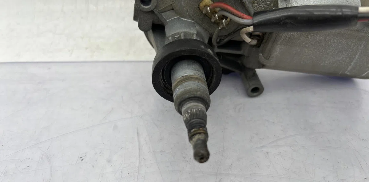 Moteur essuie-glace ar gauche PEUGEOT 306 PHASE 2 occasion