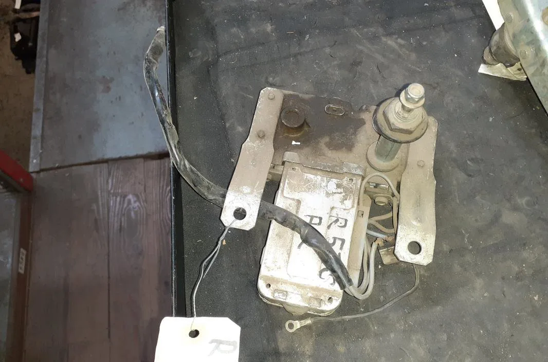 Moteur essuie-glace ar gauche Renault 5 (122_) 1.1 (1227, 1397) (1980-1985) occasion