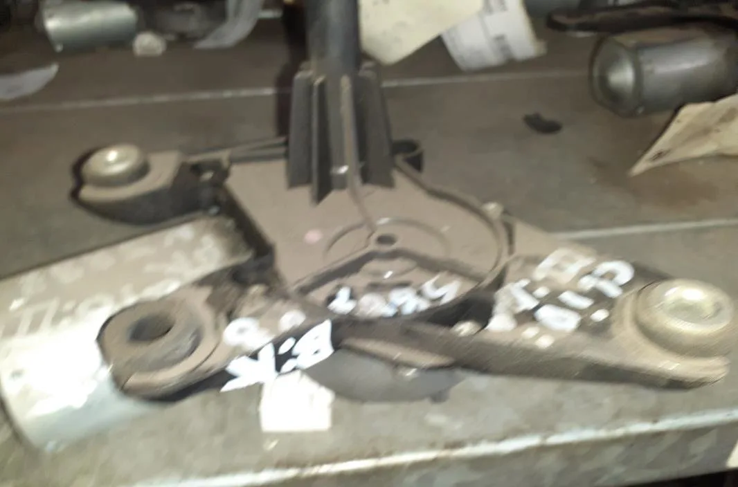 Moteur essuie-glace ar gauche Renault CLIO III Grandtour (KR0-1_) 1.5 dci (kr0f) (2007-2012) 5 portes occasion