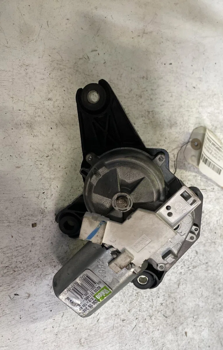Moteur essuie-glace ar gauche Renault CLIO III Grandtour (KR0-1_) 1.5 dci (kr0f) (2007-2012) 5 portes occasion