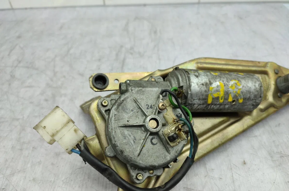 Moteur essuie-glace ar gauche RENAULT LAGUNA 1 PHASE 1 occasion